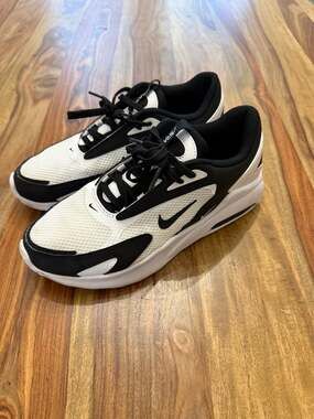 Nike Air Max Excee White Black Women's Size 8.5